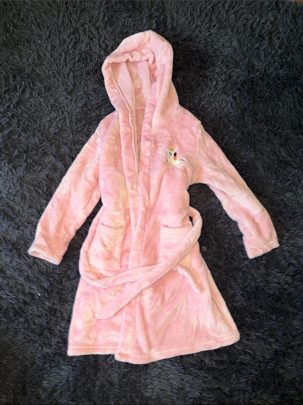 Girls robe. Great conditon